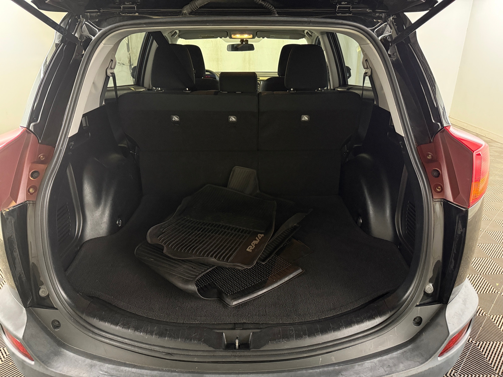 Thumbnail: 2015 Toyota RAV4 - 7