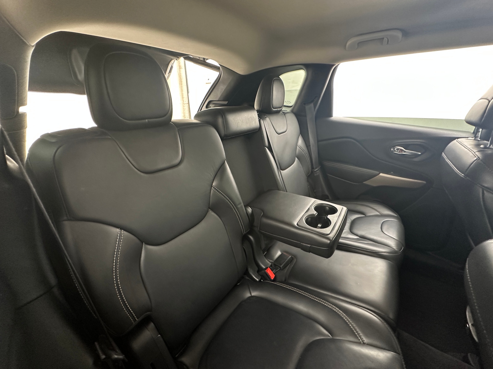 Thumbnail: 2018 Jeep Cherokee - 5