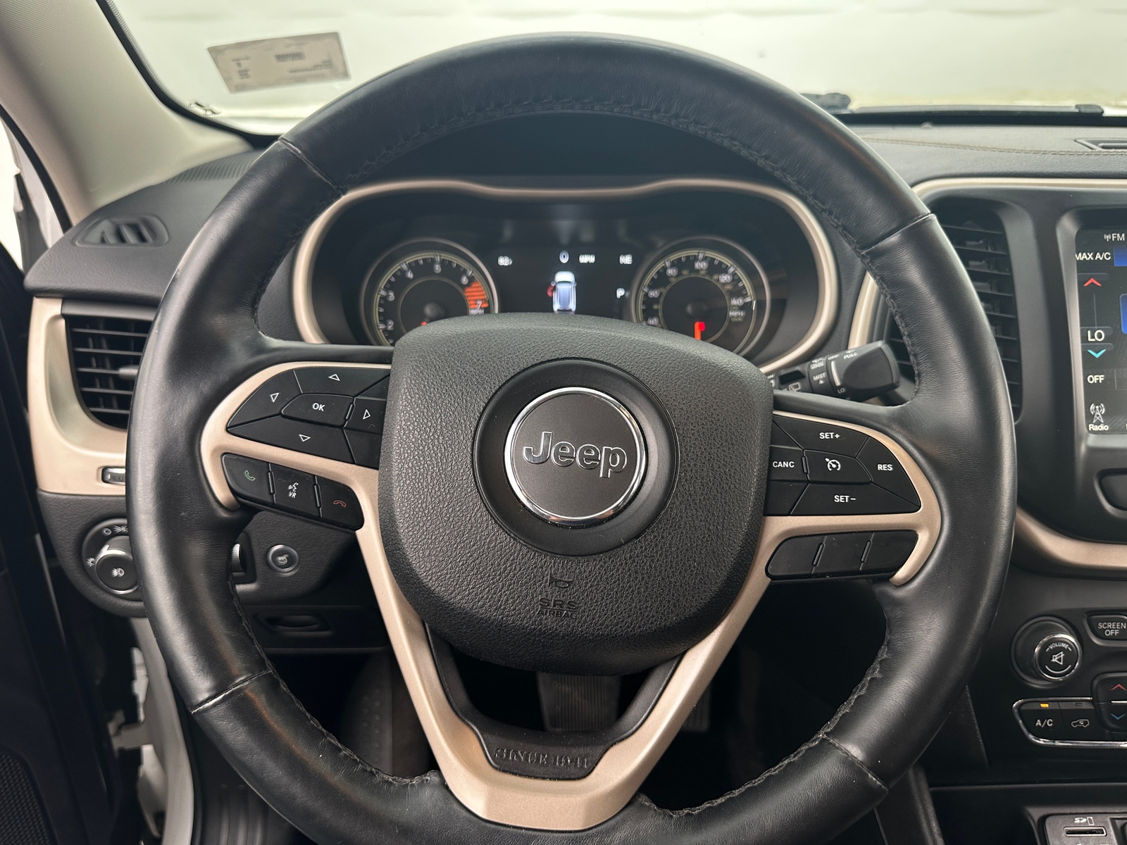 Thumbnail: 2018 Jeep Cherokee - 4