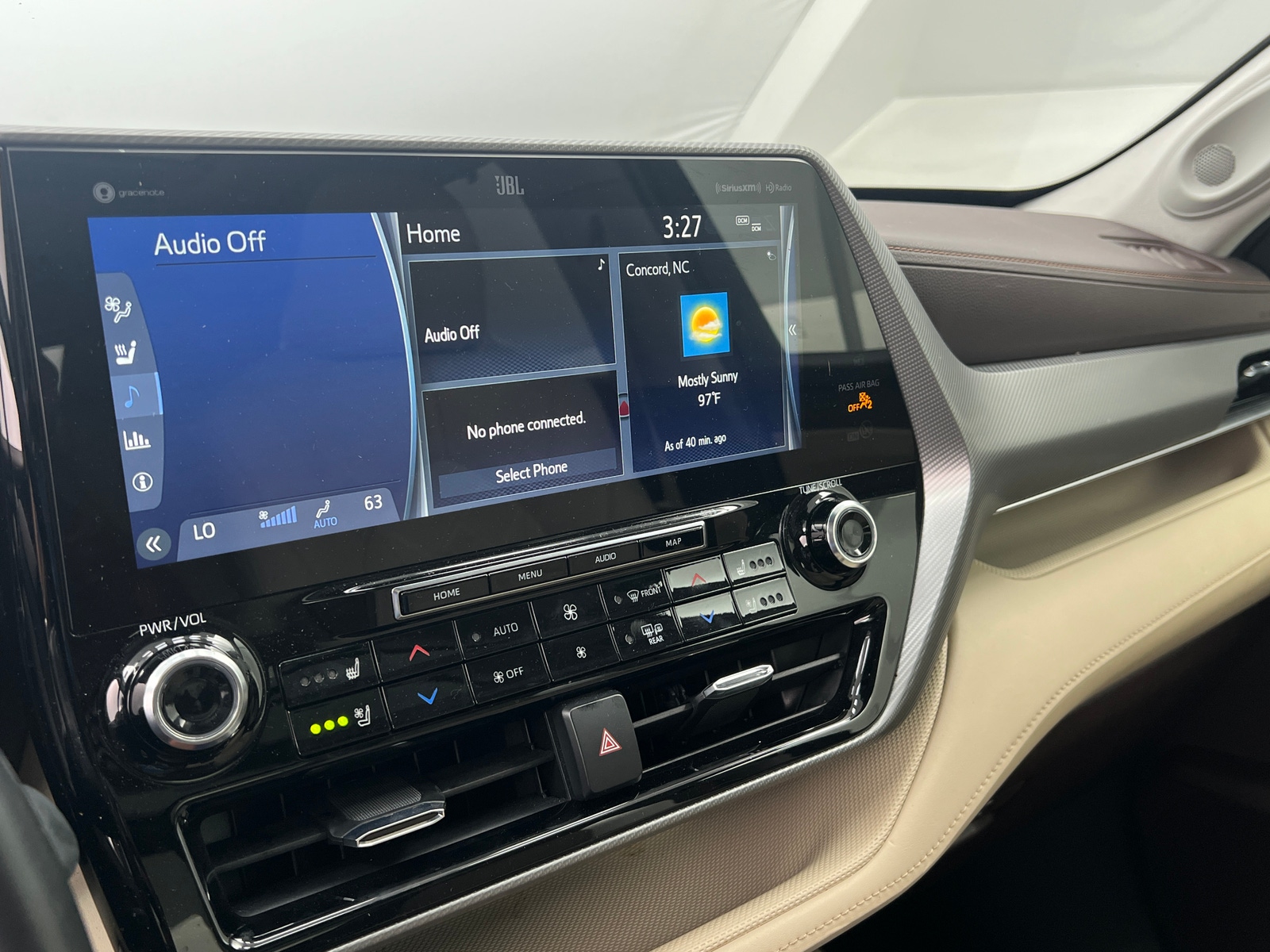 Thumbnail: 2021 Toyota Highlander - 3