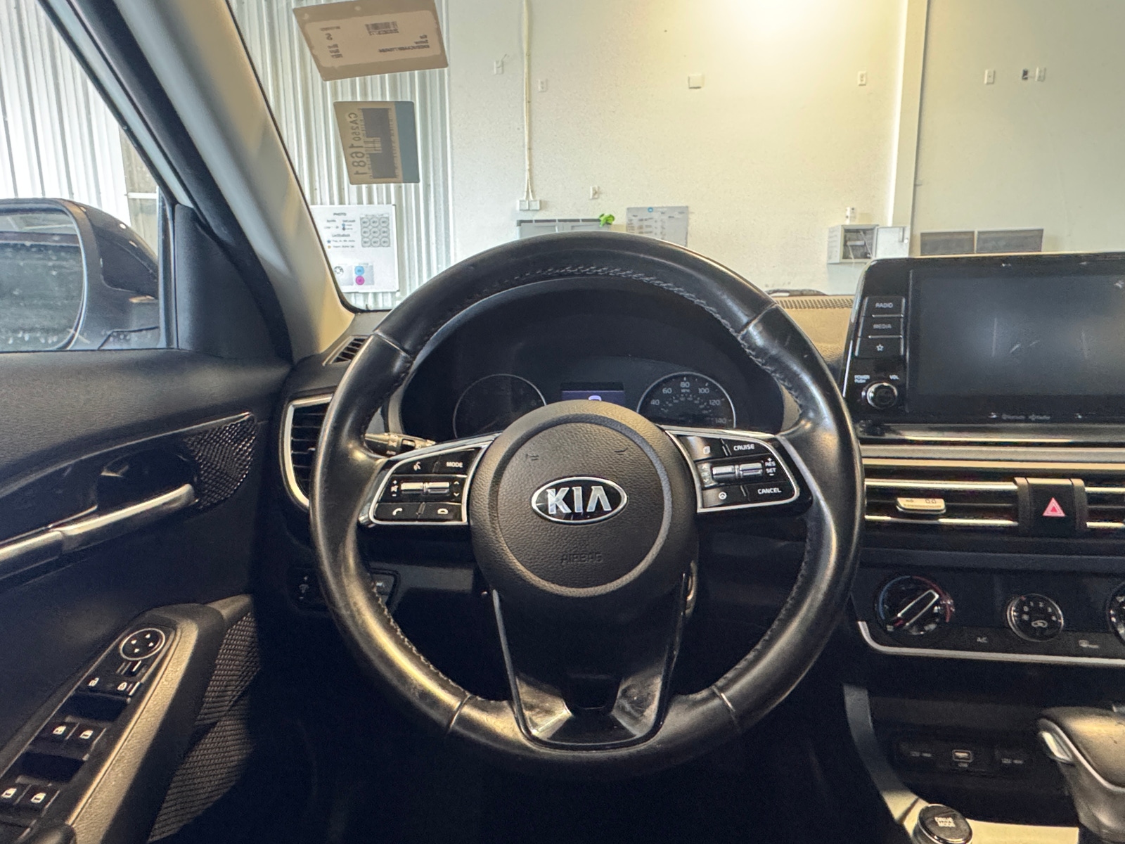 Thumbnail: 2021 Kia Seltos - 4