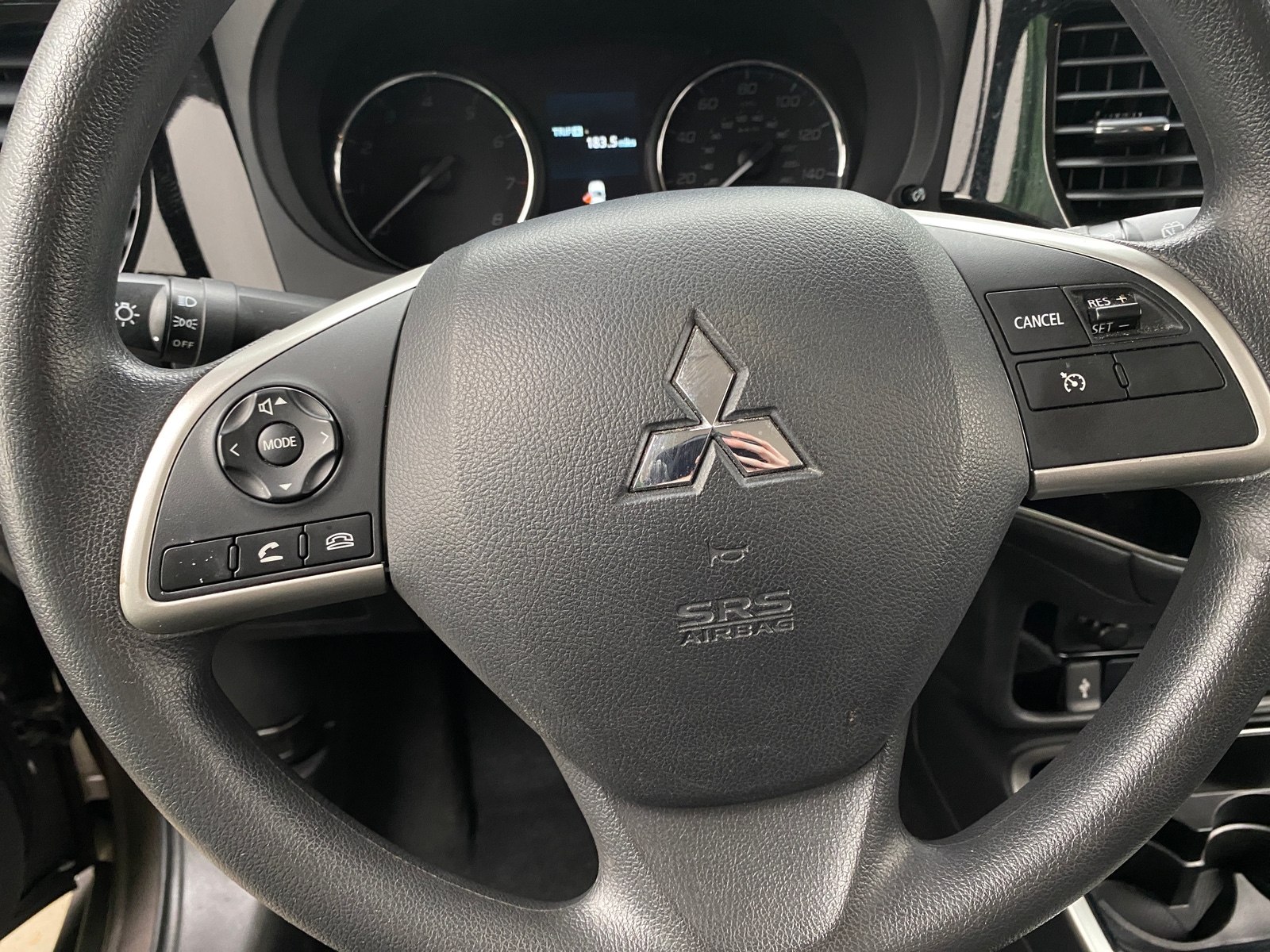 Thumbnail: 2020 Mitsubishi Outlander - 5