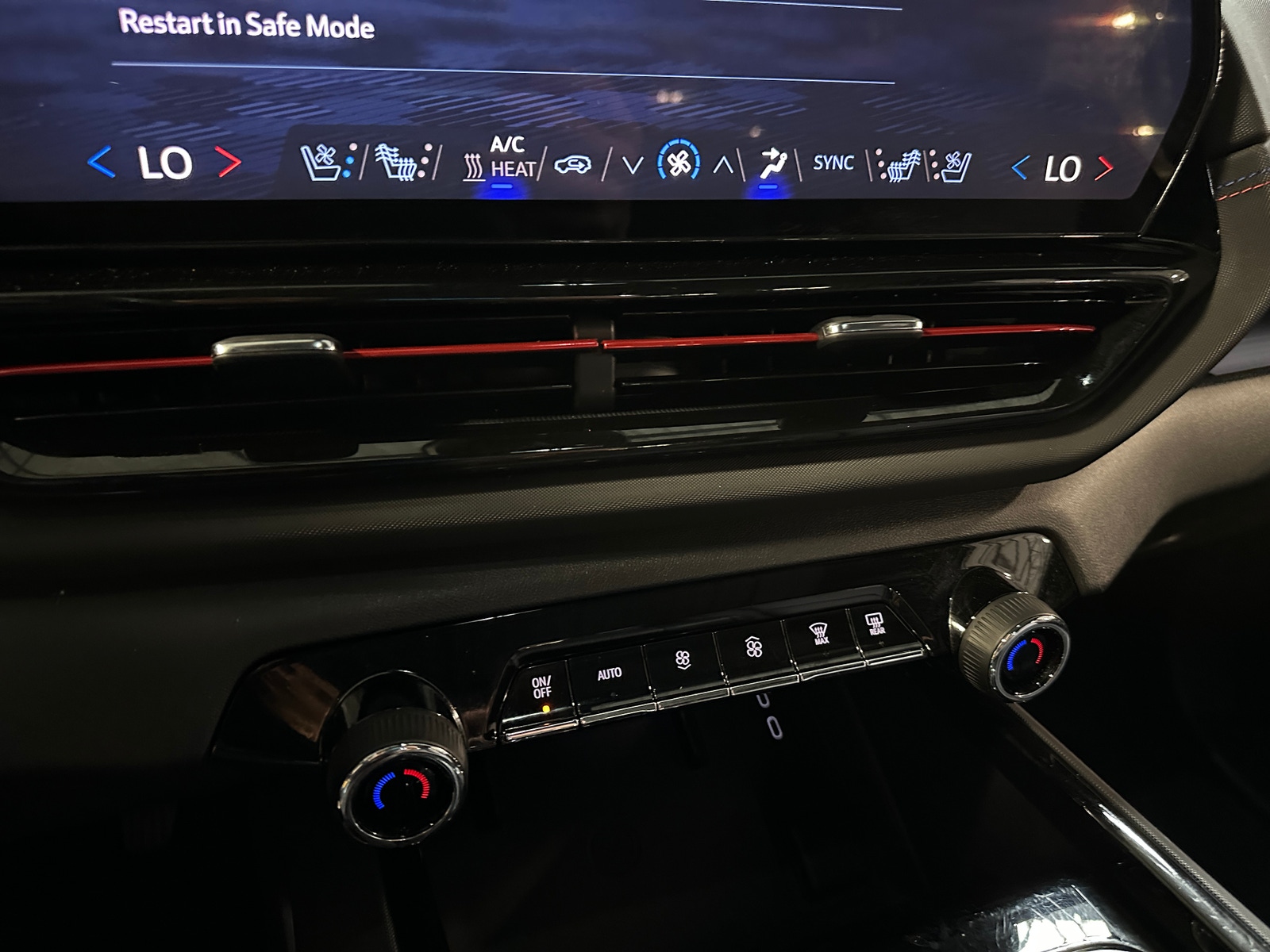 Thumbnail: 2024 Chevrolet Silverado EV - 3