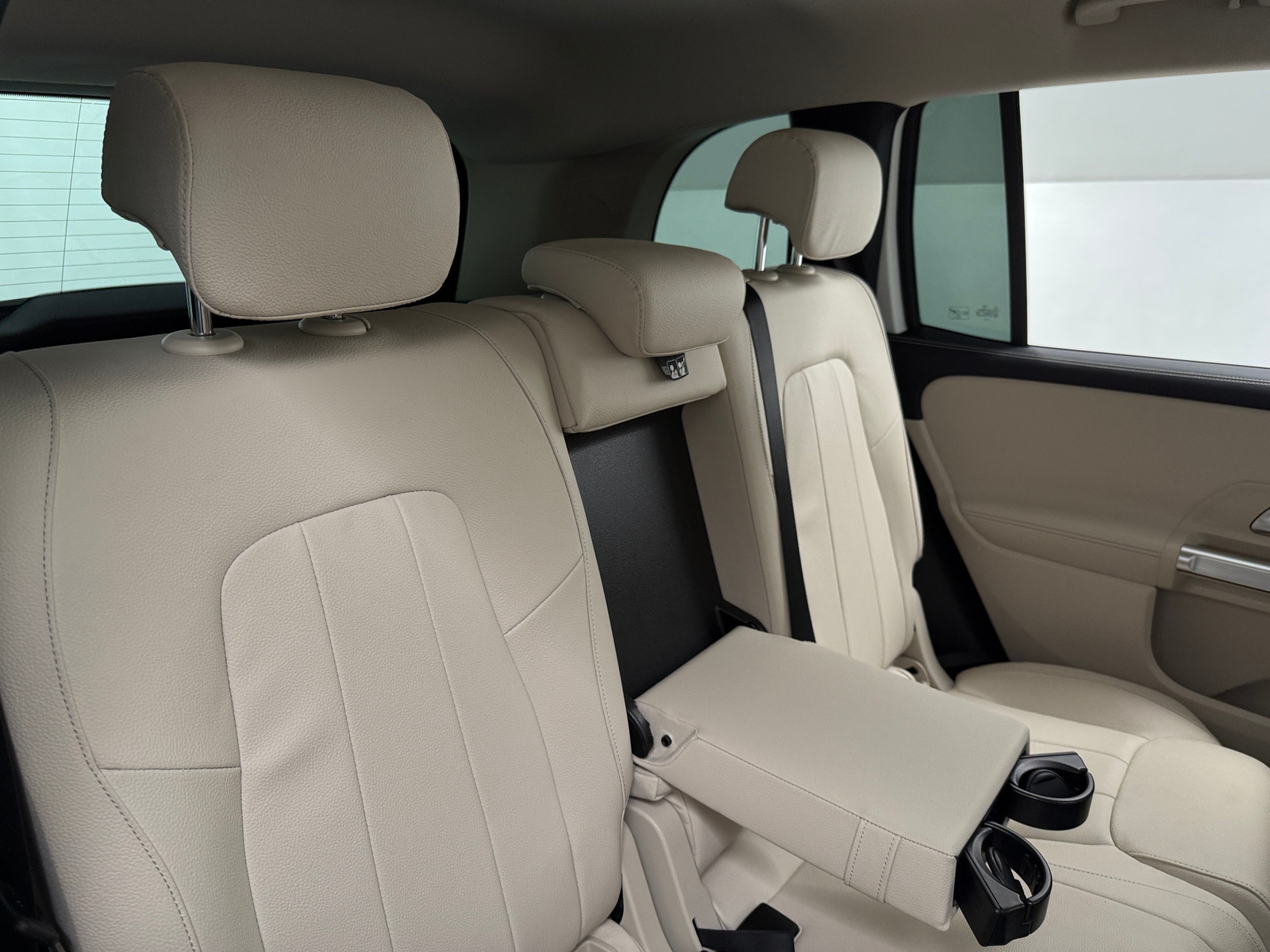 Thumbnail: 2021 Mercedes-Benz GLB - 5