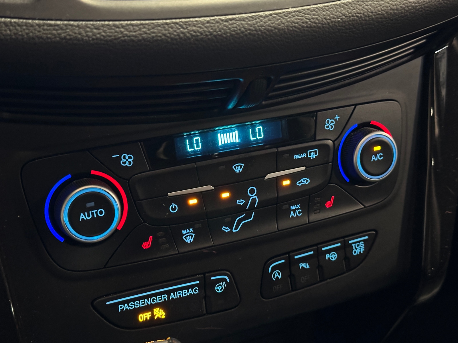 Thumbnail: 2019 Ford Escape - 3