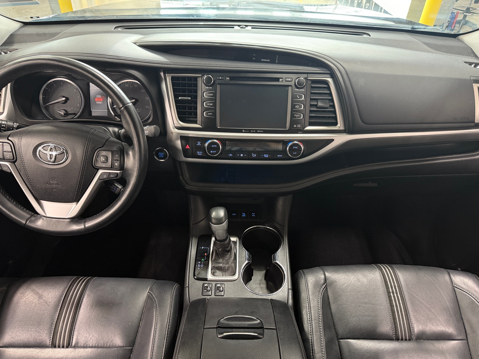 Thumbnail: 2018 Toyota Highlander - 2