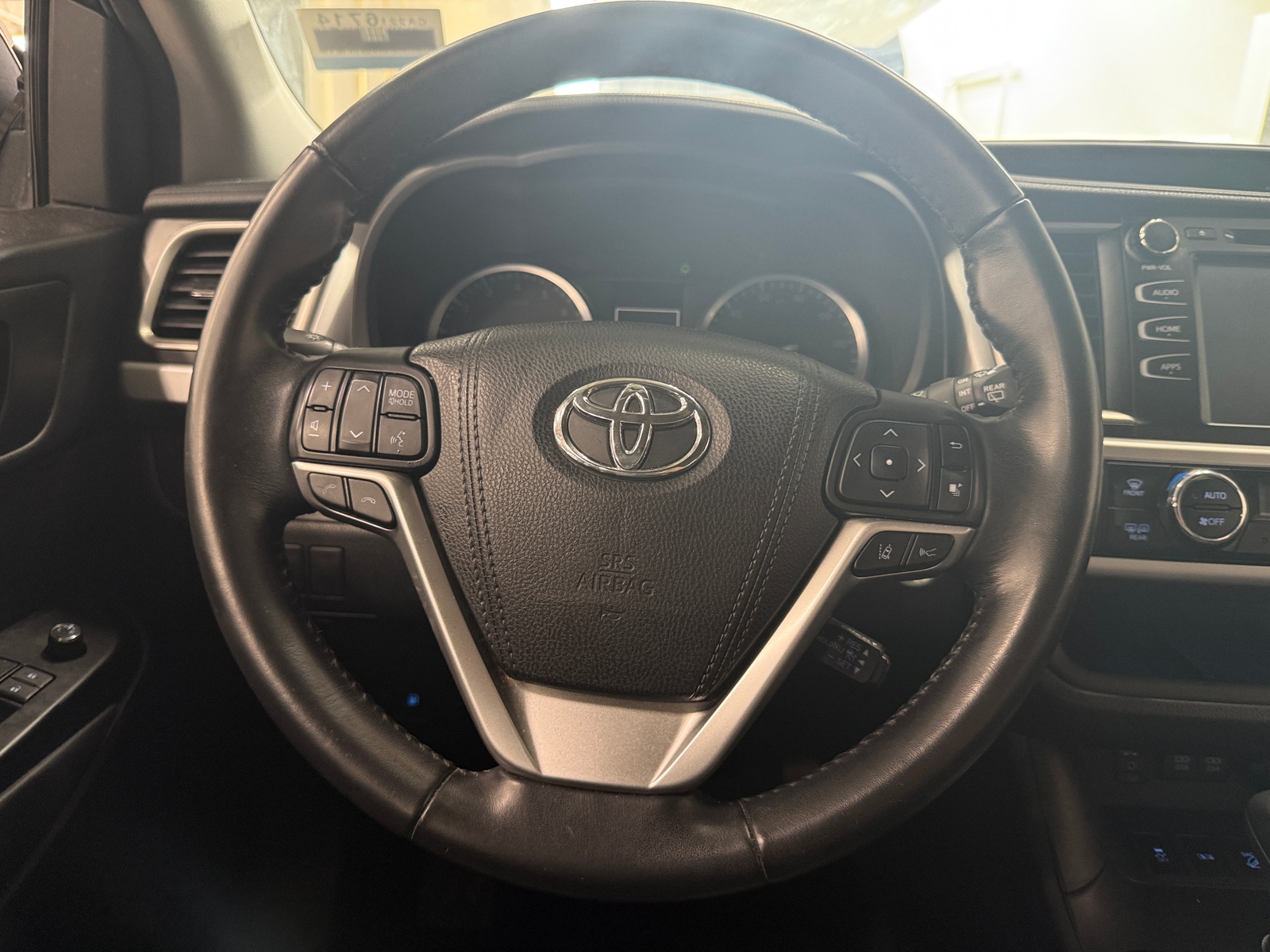Thumbnail: 2018 Toyota Highlander - 4