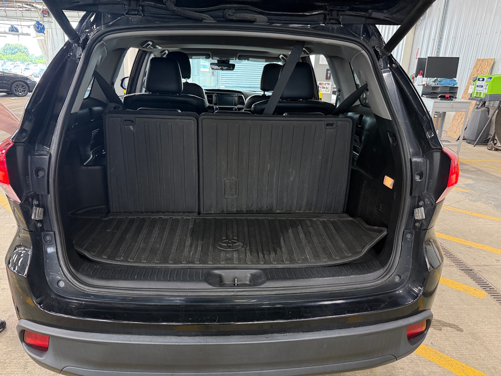 Thumbnail: 2018 Toyota Highlander - 6