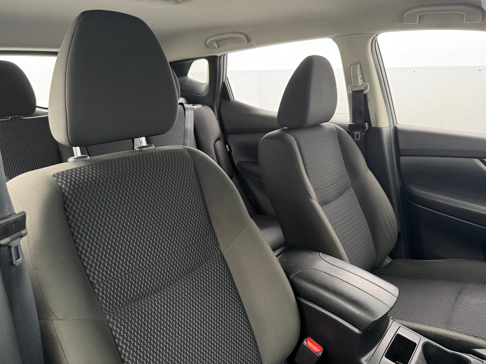Thumbnail: 2022 Nissan Rogue Sport - 2