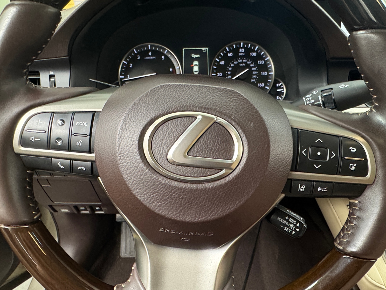 Thumbnail: 2016 Lexus ES - 4