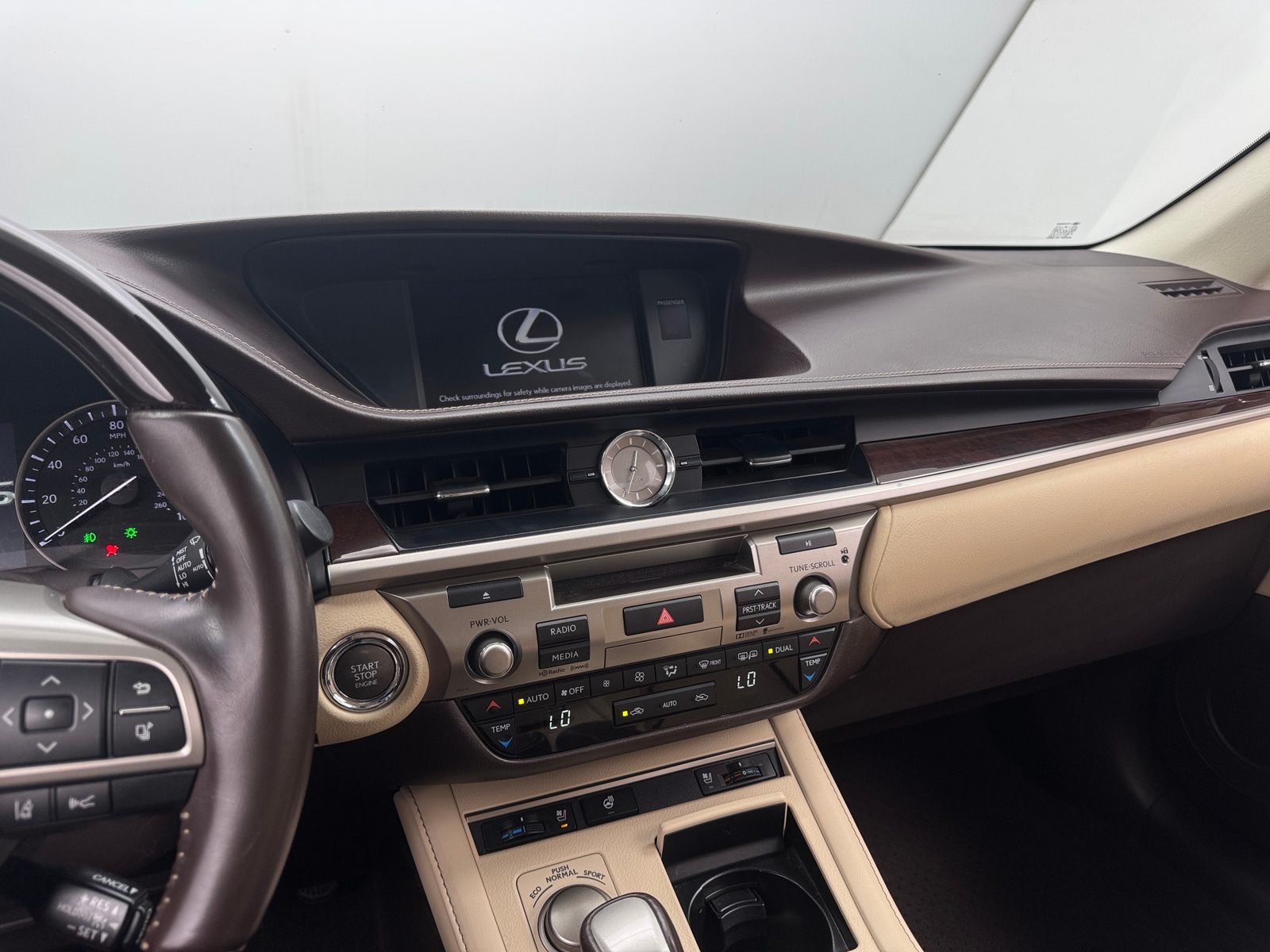 Thumbnail: 2016 Lexus ES - 3