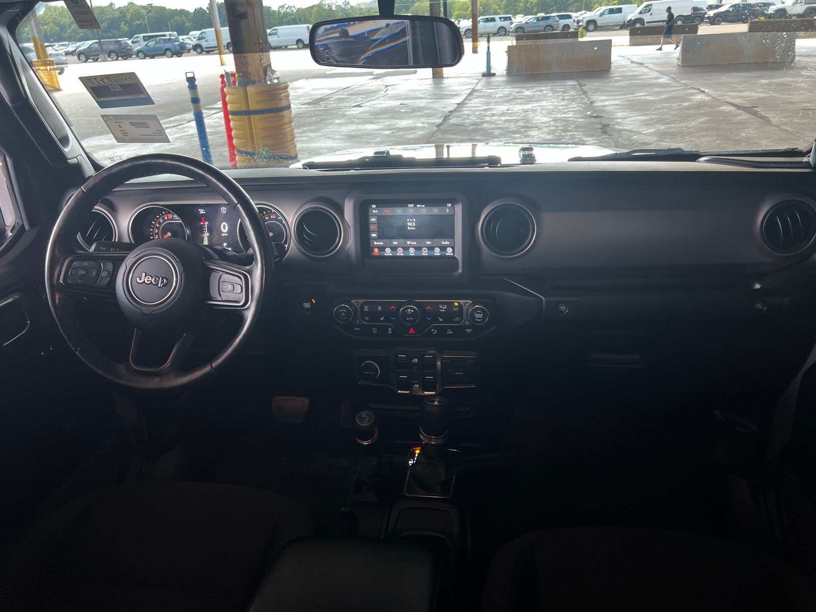 Thumbnail: 2021 Jeep Gladiator - 3