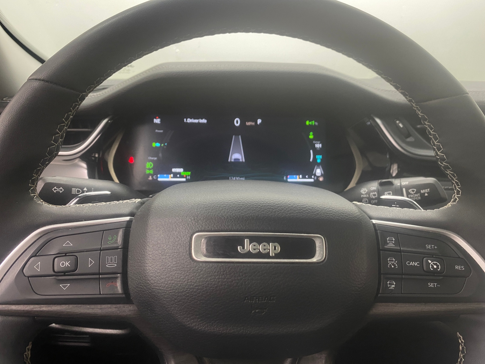 Thumbnail: 2023 Jeep Grand Cherokee - 4