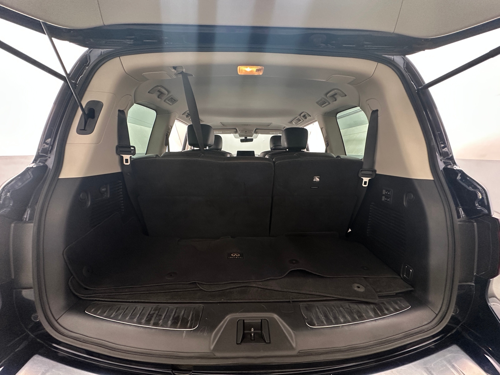 Thumbnail: 2022 INFINITI QX80 - 6