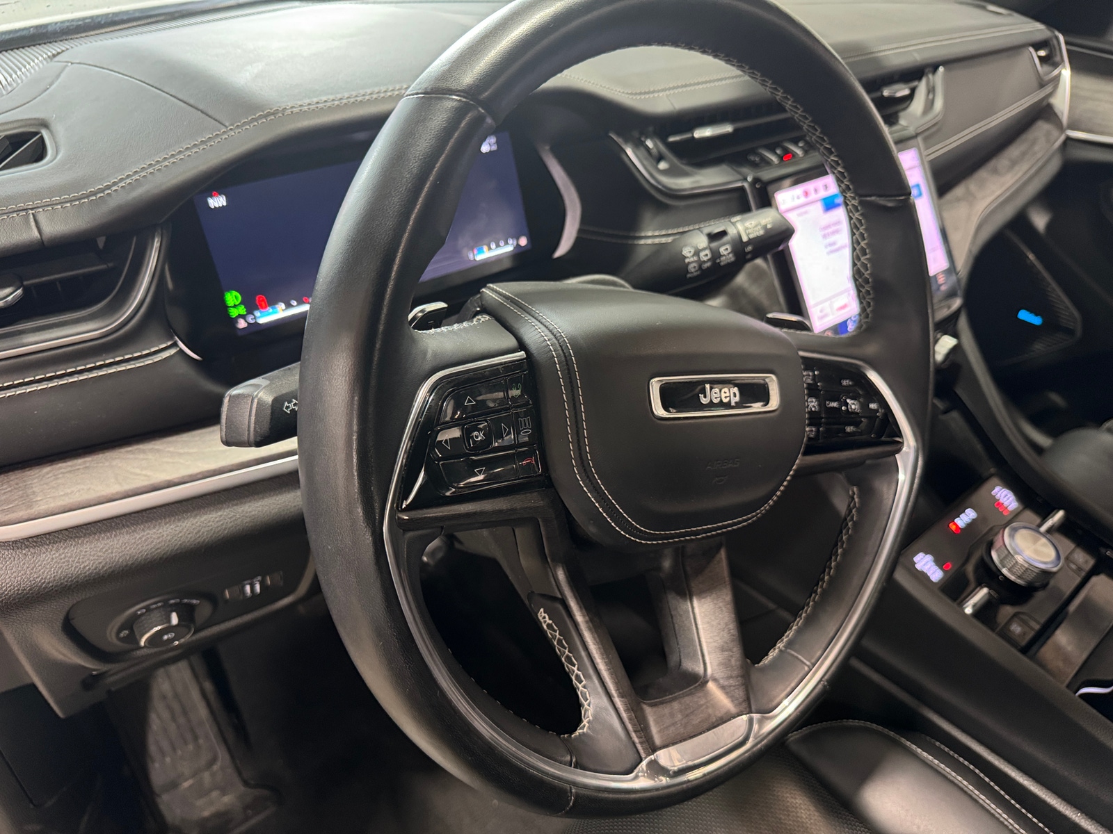 Thumbnail: 2022 Jeep Grand Cherokee L - 2