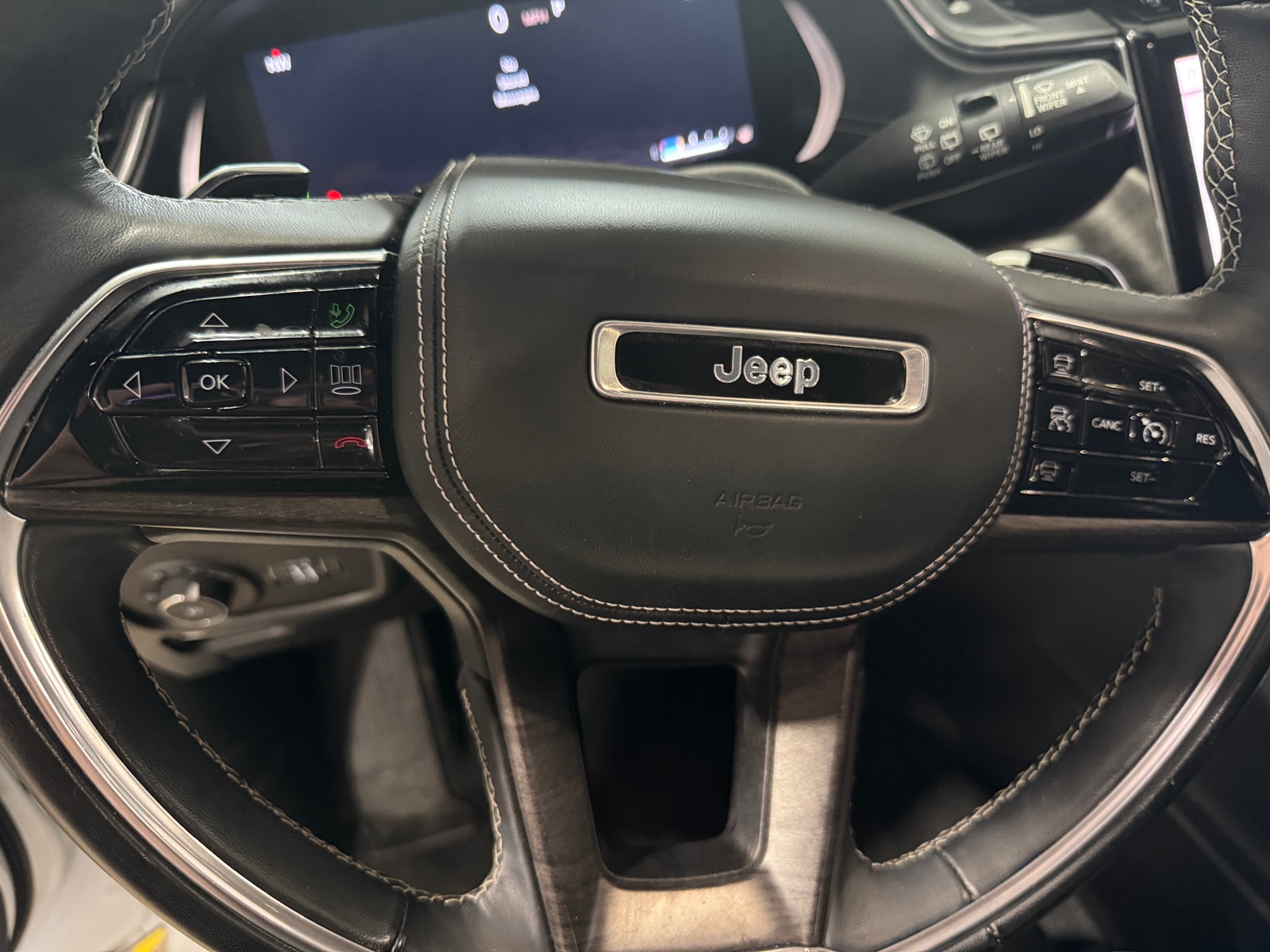 Thumbnail: 2022 Jeep Grand Cherokee L - 4