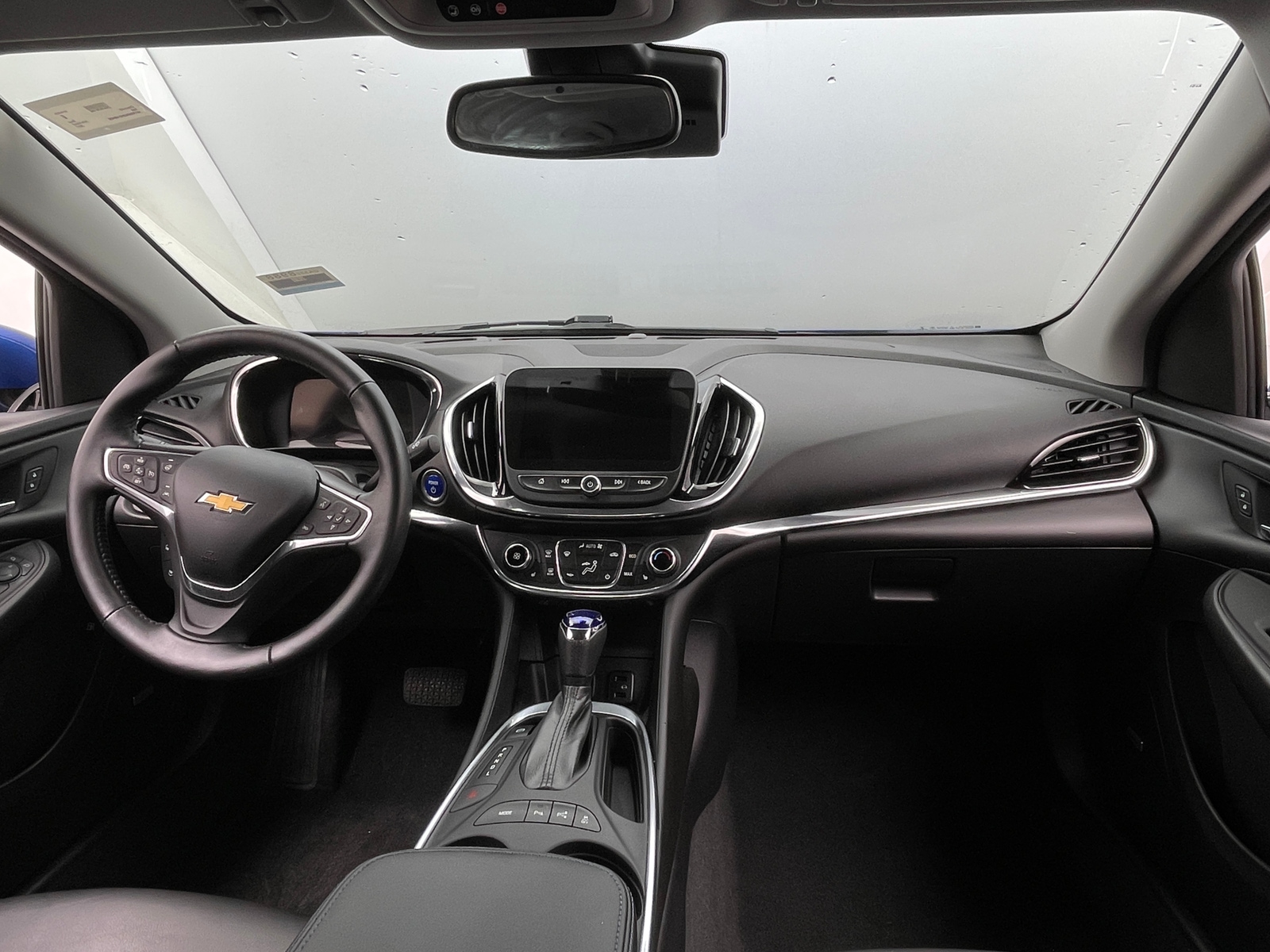 Thumbnail: 2017 Chevrolet Volt - 2