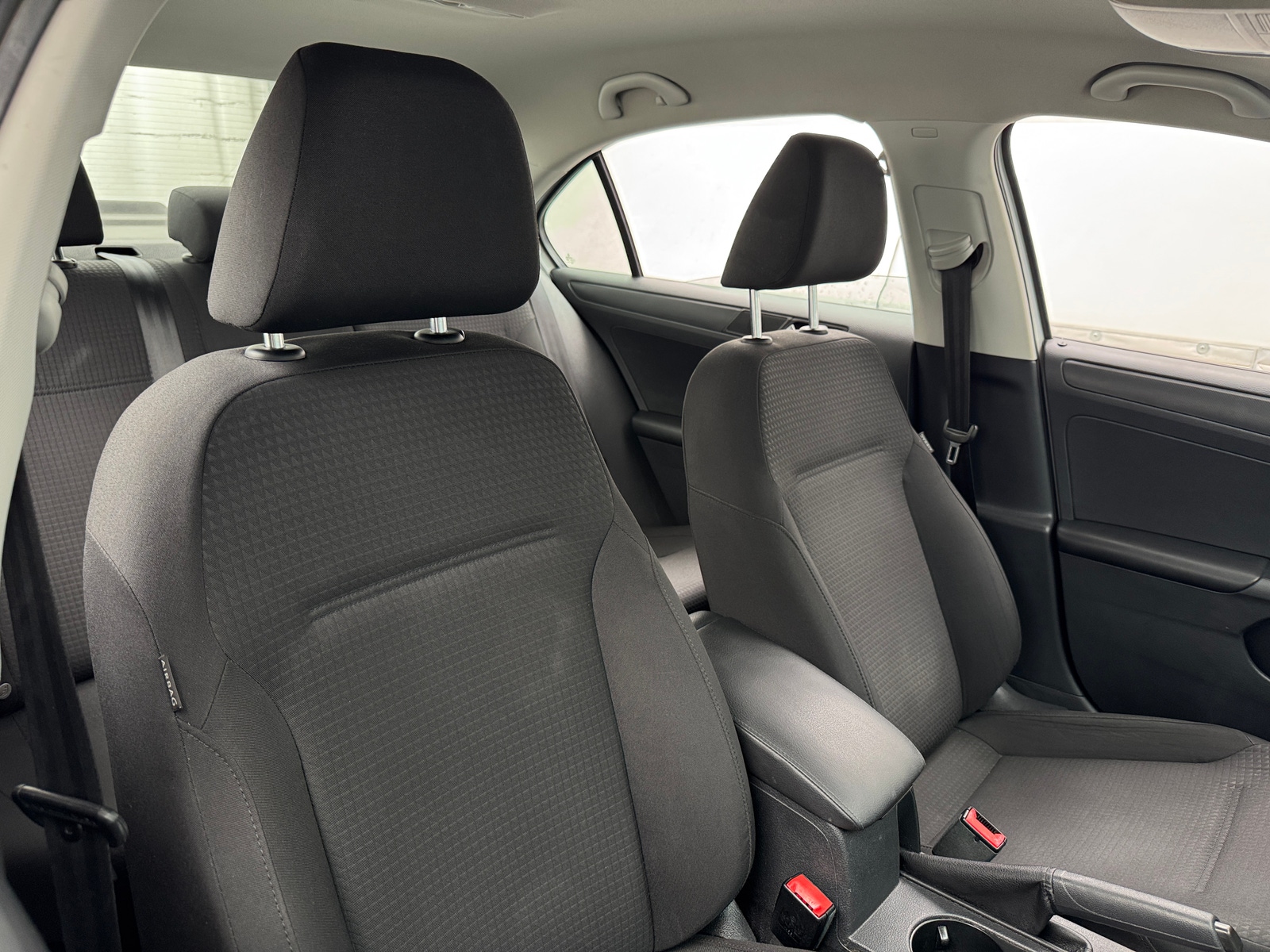 Thumbnail: 2015 Volkswagen Jetta - 2