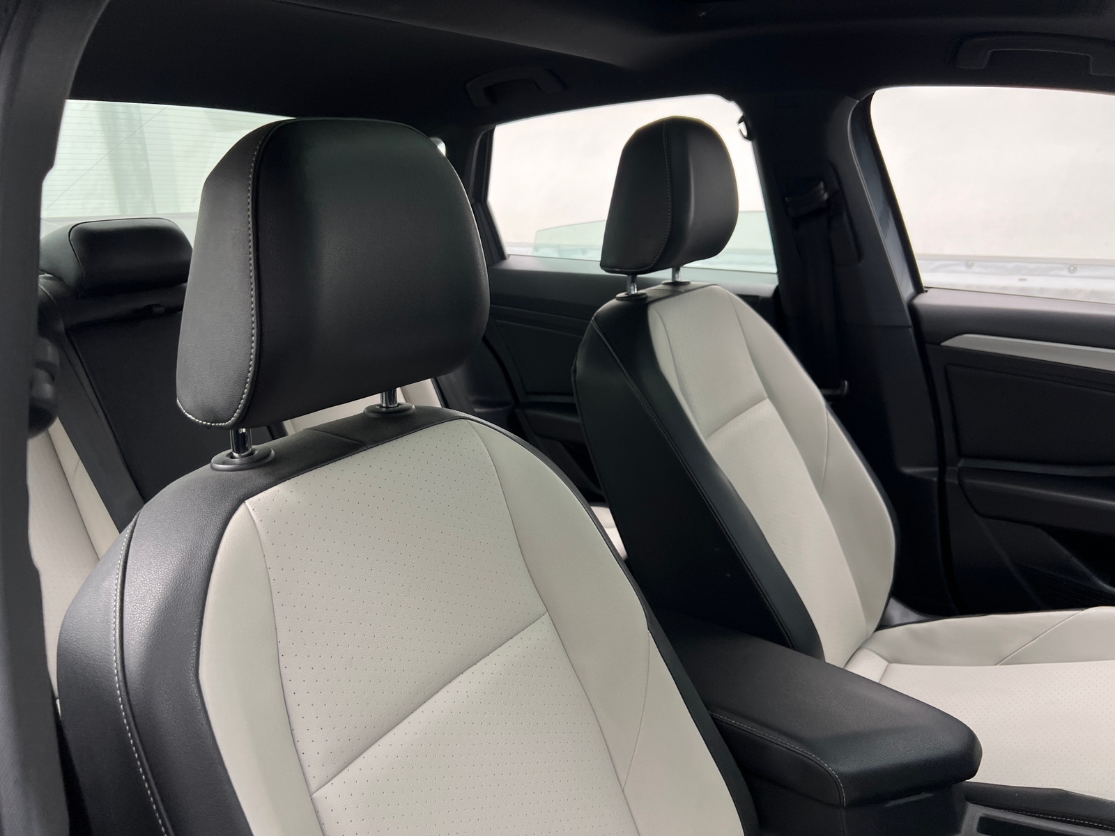Thumbnail: 2019 Volkswagen Jetta - 2