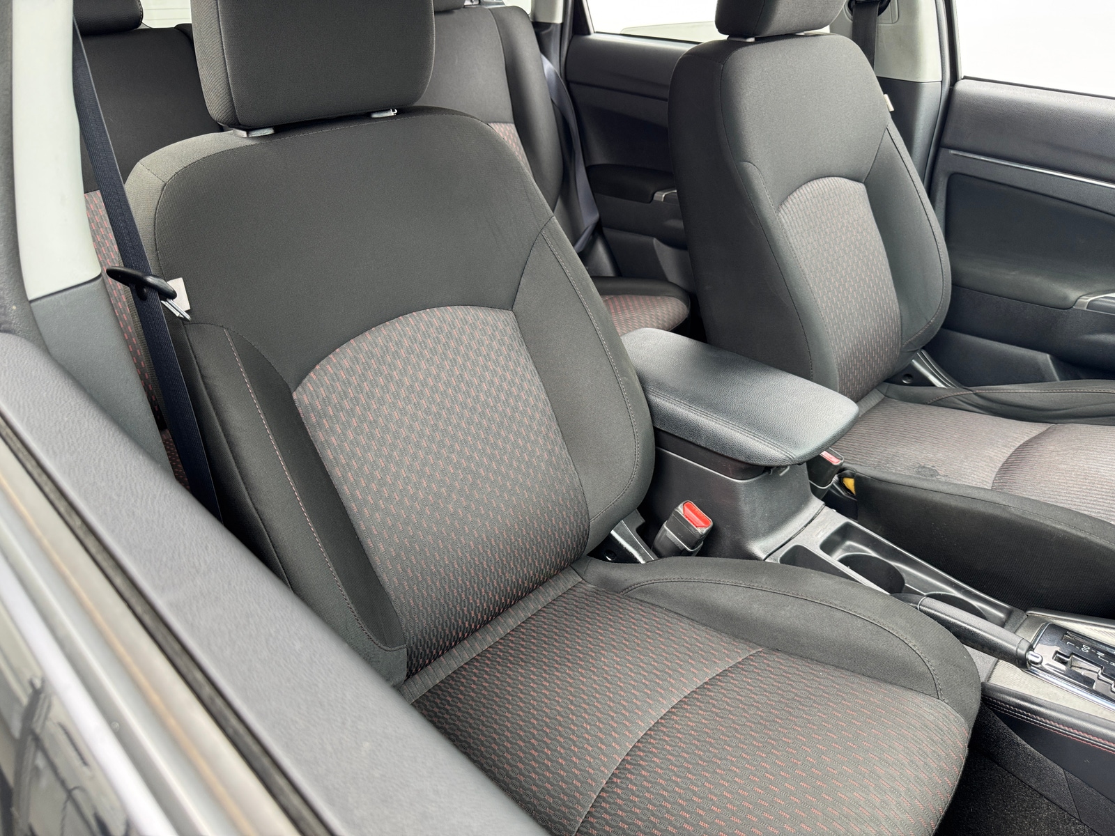 Thumbnail: 2019 Mitsubishi Outlander Sport - 2