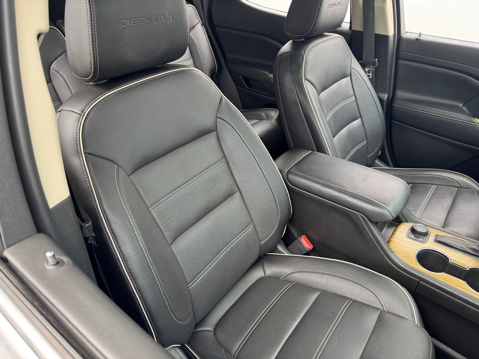 Thumbnail: 2019 GMC Acadia - 2