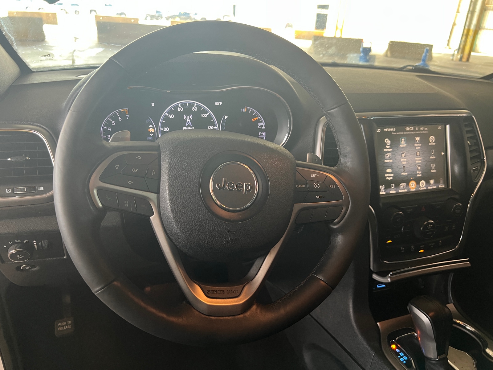 Thumbnail: 2017 Jeep Grand Cherokee - 4