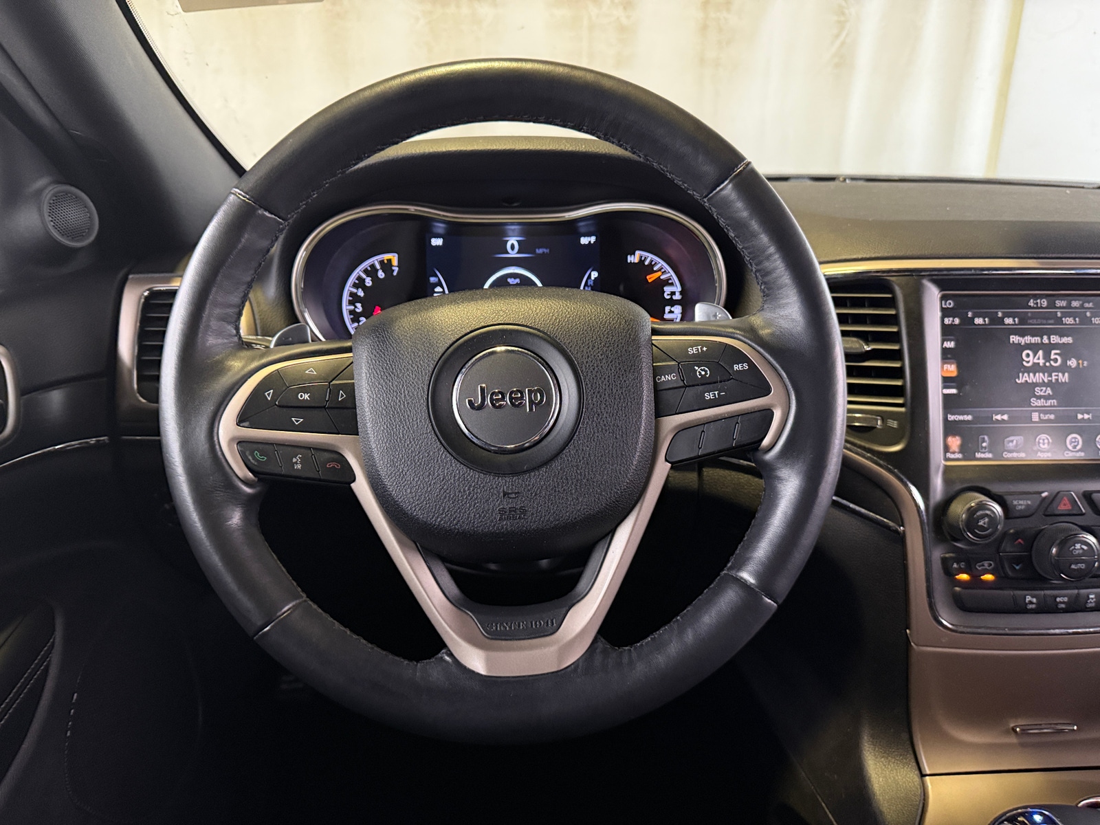 Thumbnail: 2015 Jeep Grand Cherokee - 4