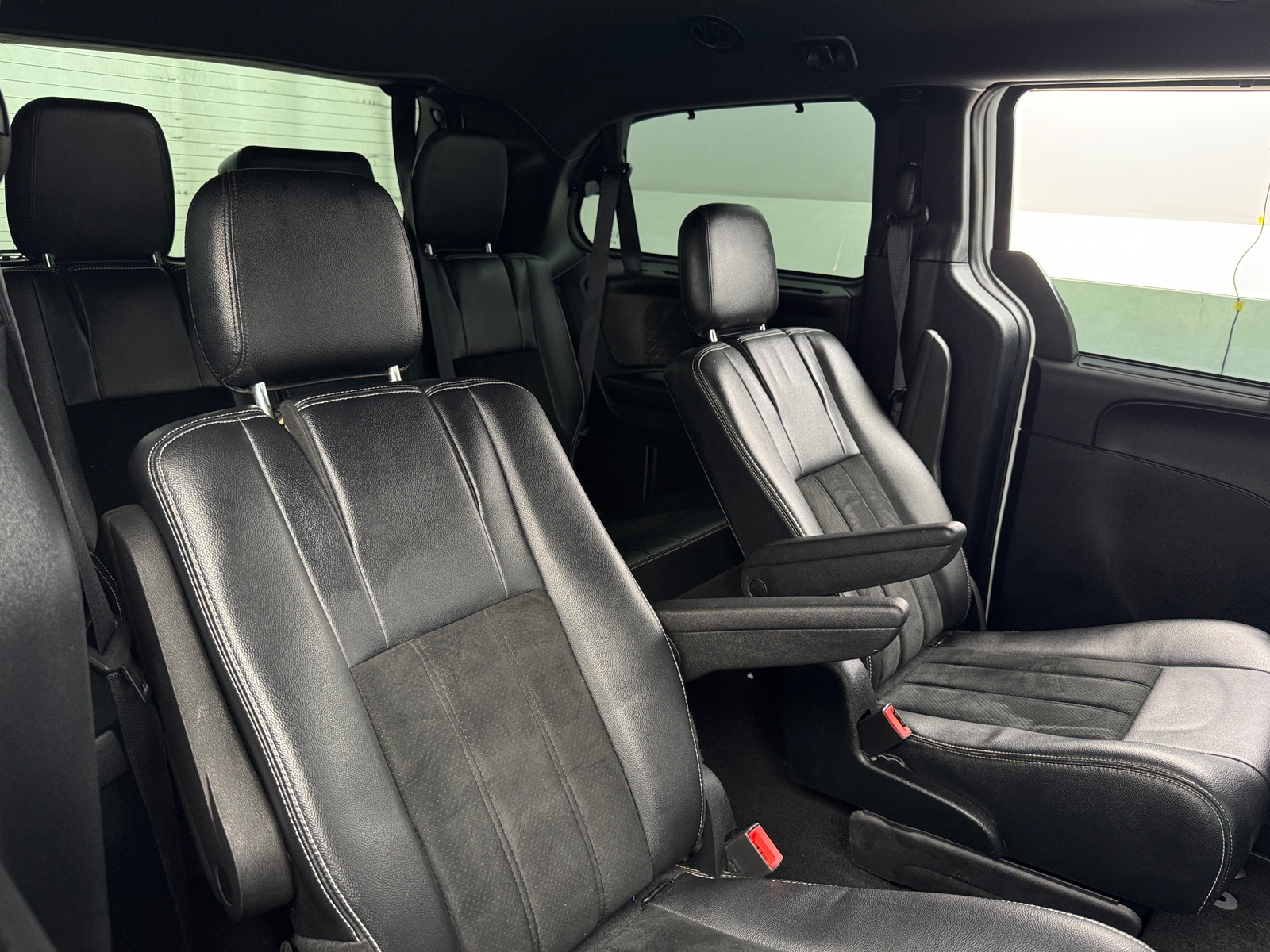Thumbnail: 2017 Dodge Grand Caravan - 5