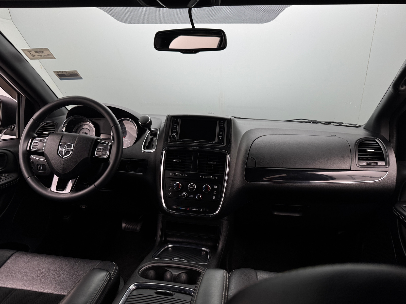 Thumbnail: 2017 Dodge Grand Caravan - 2