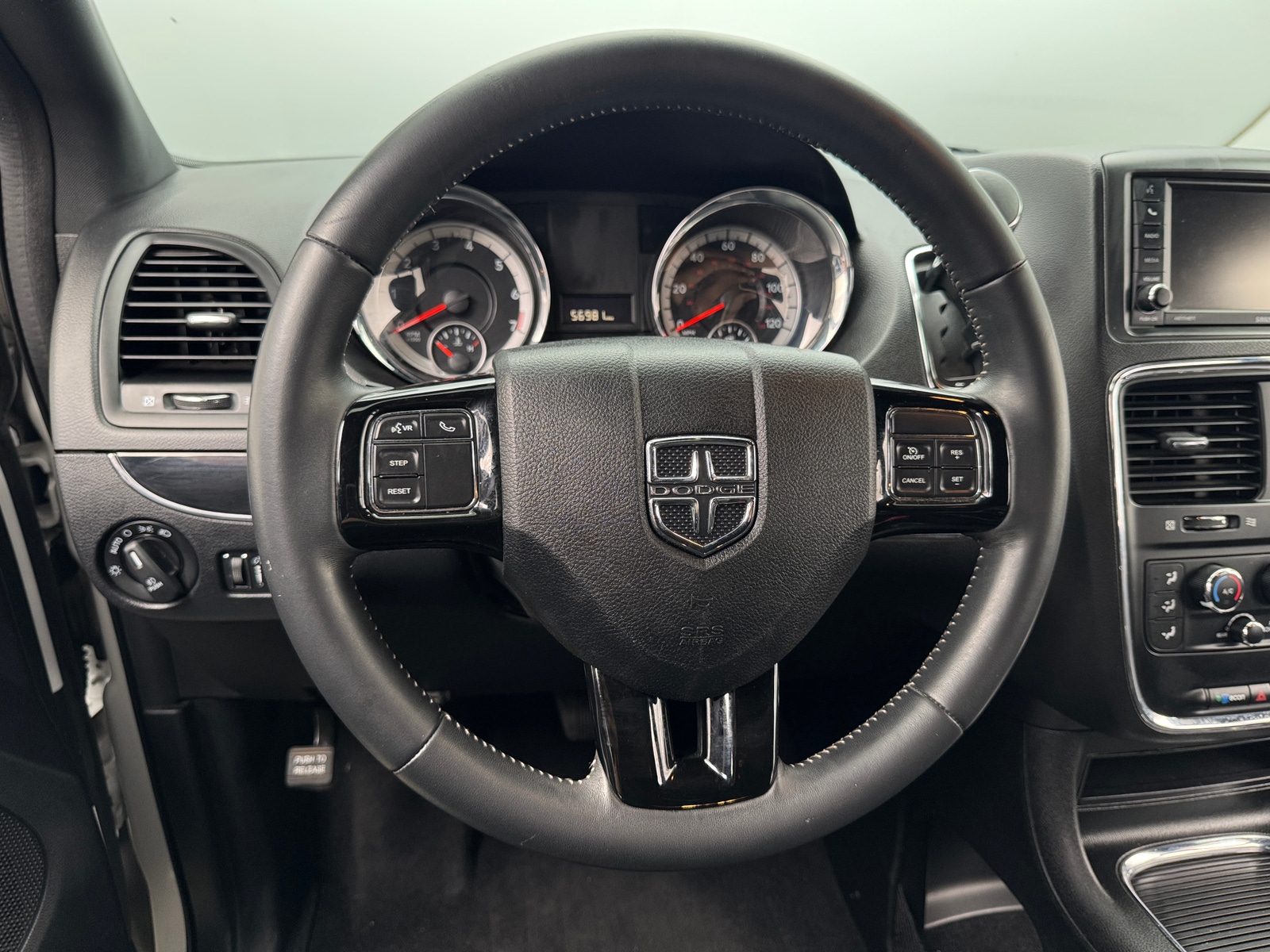 Thumbnail: 2017 Dodge Grand Caravan - 4