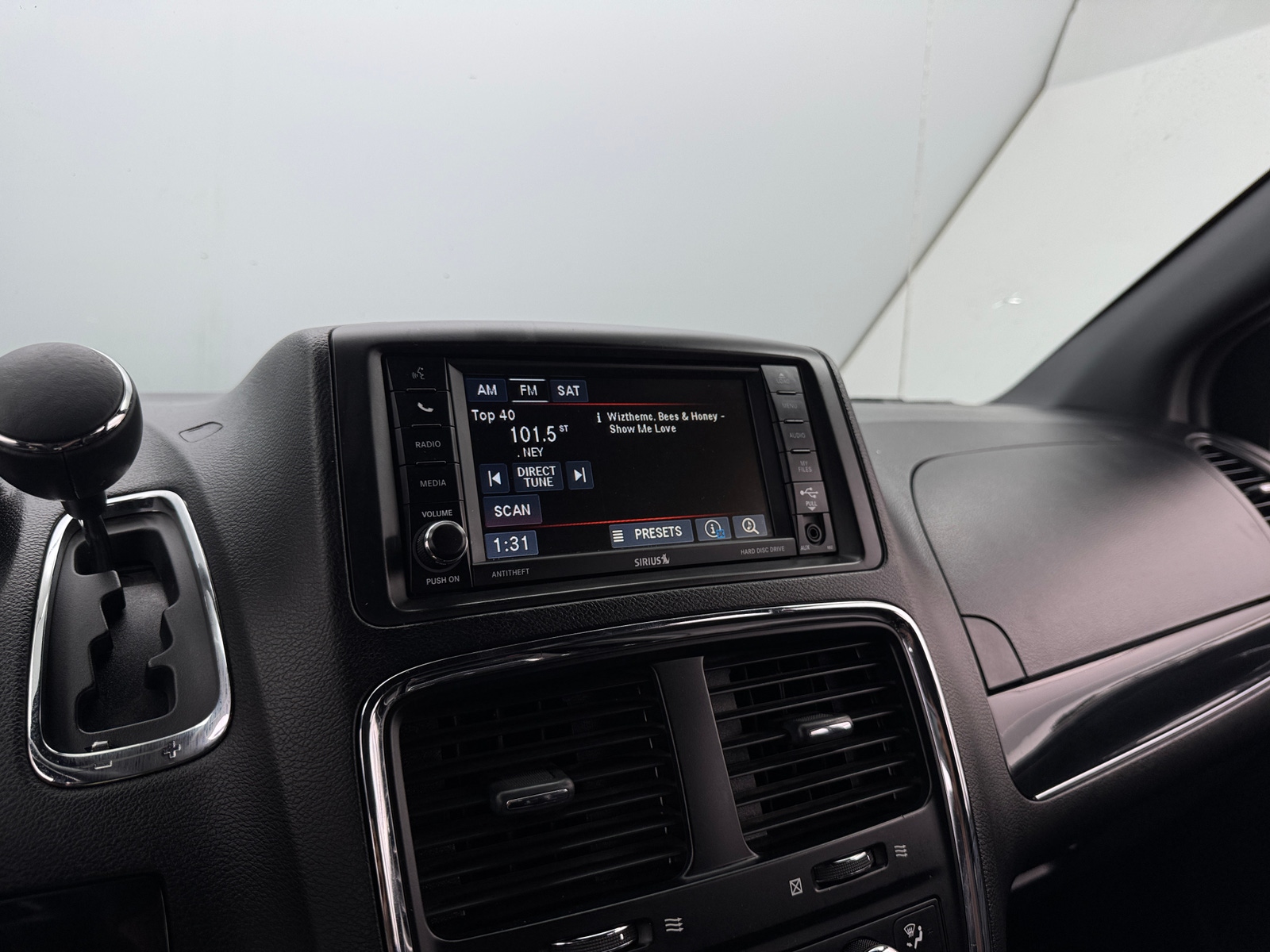 Thumbnail: 2017 Dodge Grand Caravan - 3