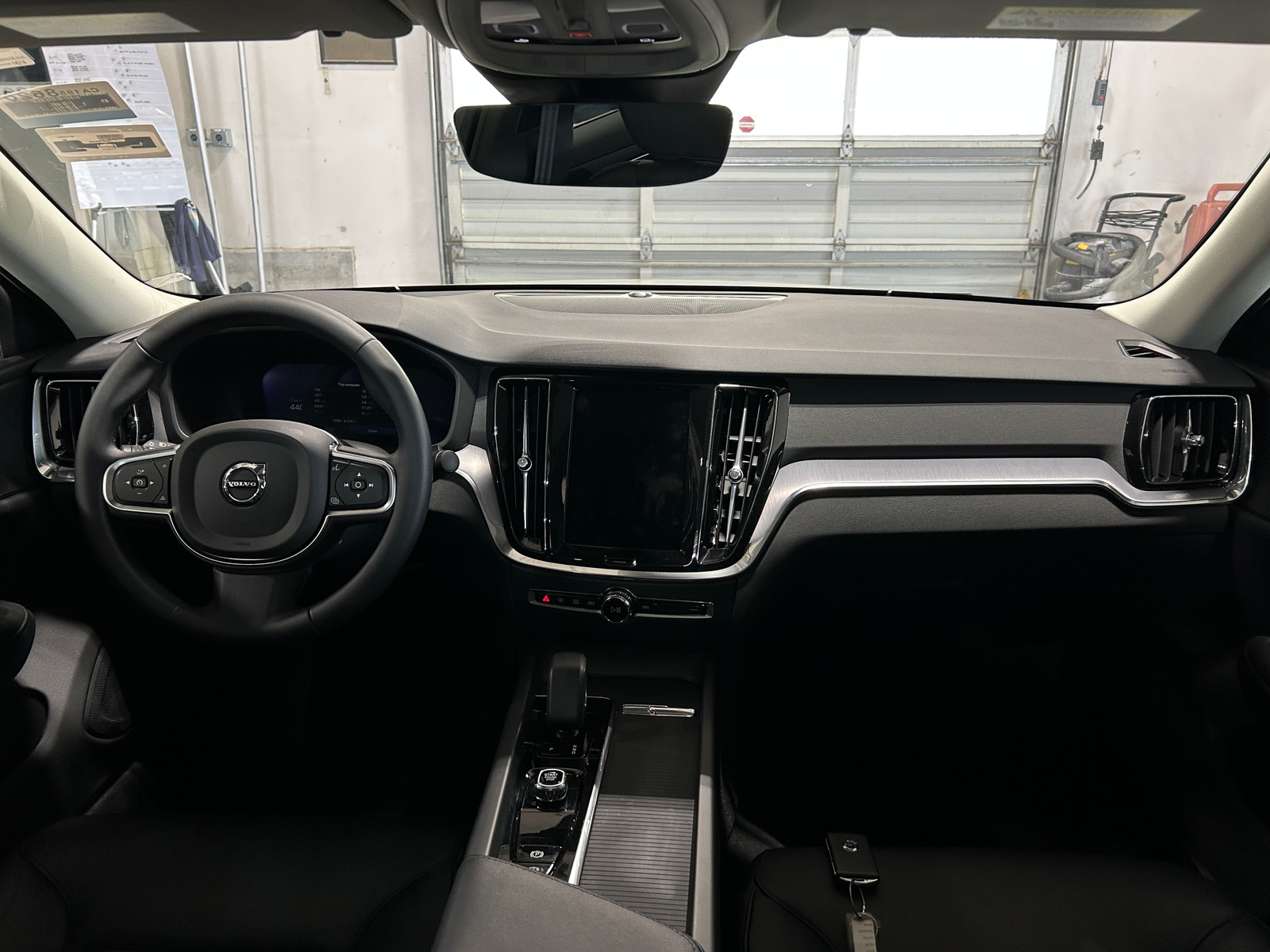 Thumbnail: 2025 Volvo S60 - 2