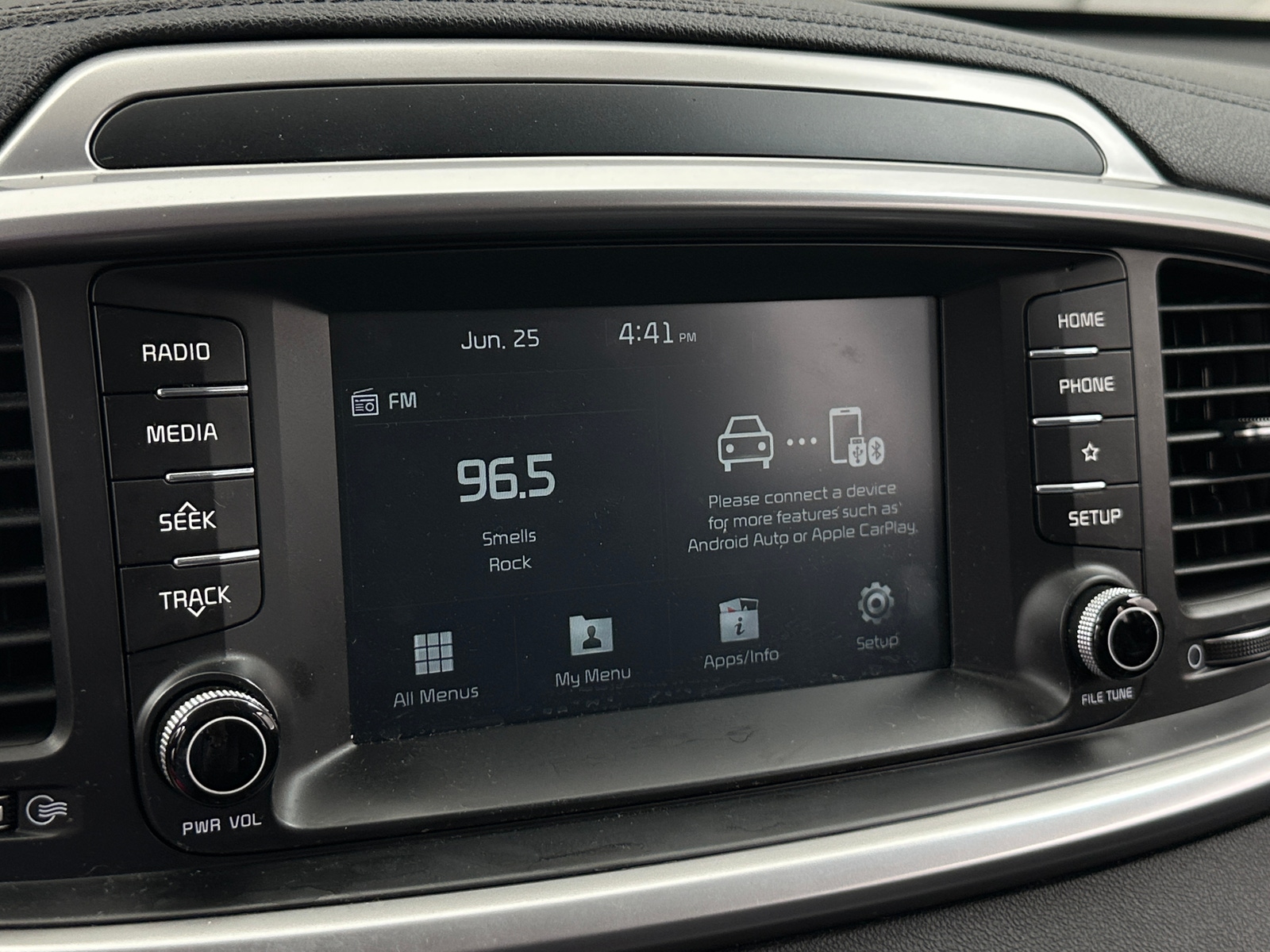 Thumbnail: 2019 Kia Sorento - 4