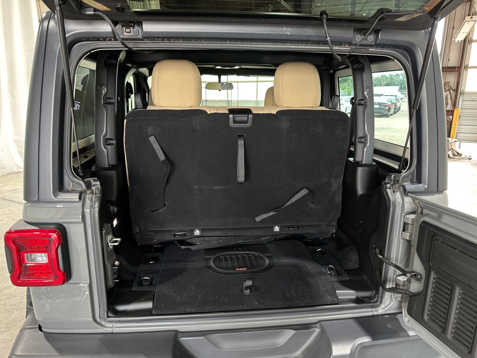 Thumbnail: 2019 Jeep Wrangler - 6