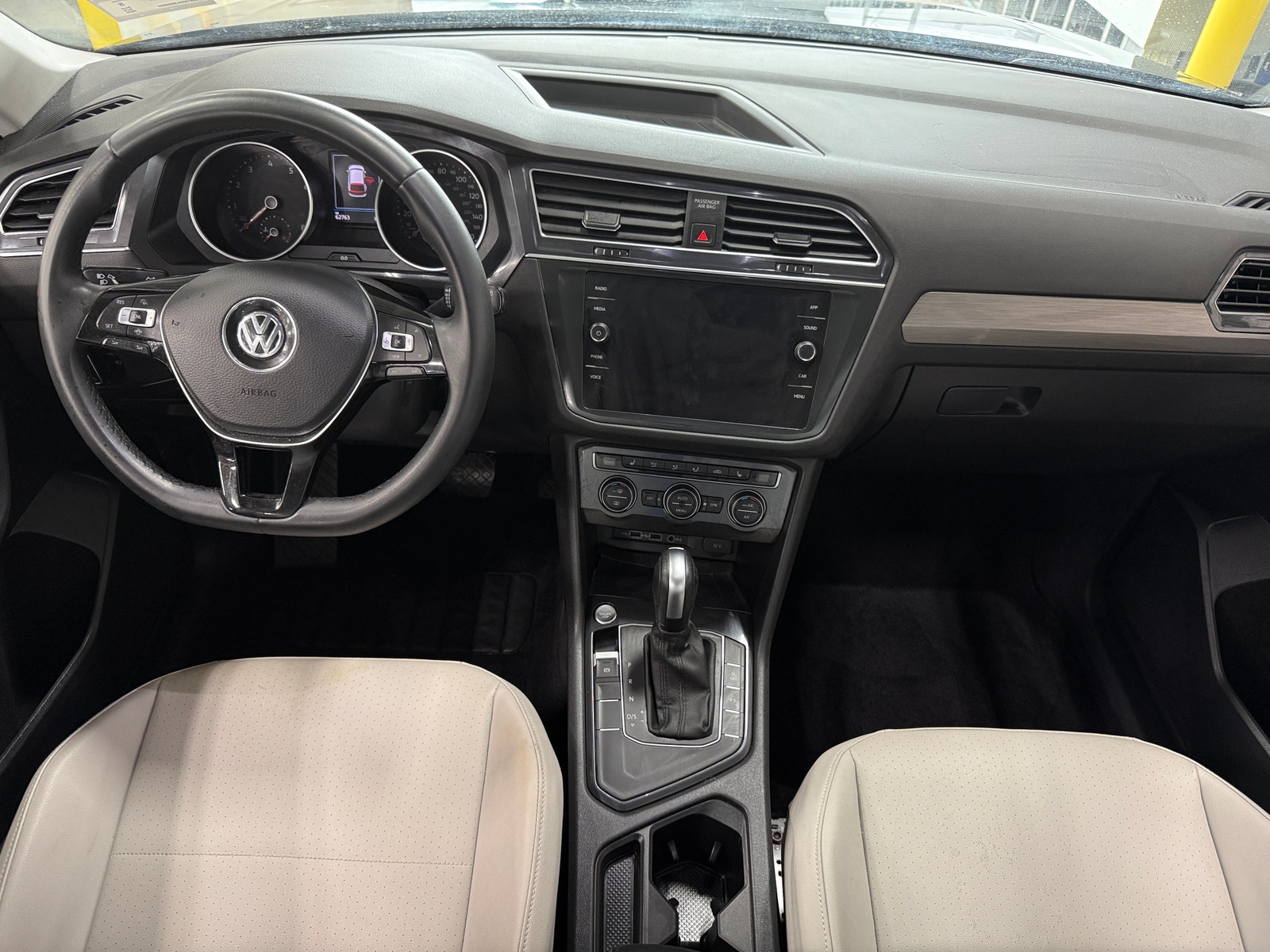 Thumbnail: 2020 Volkswagen Tiguan - 2