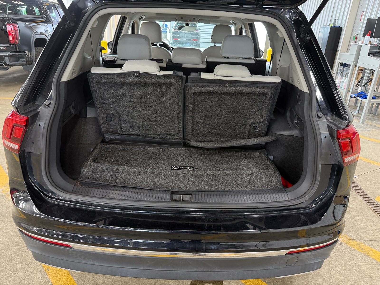 Thumbnail: 2020 Volkswagen Tiguan - 6