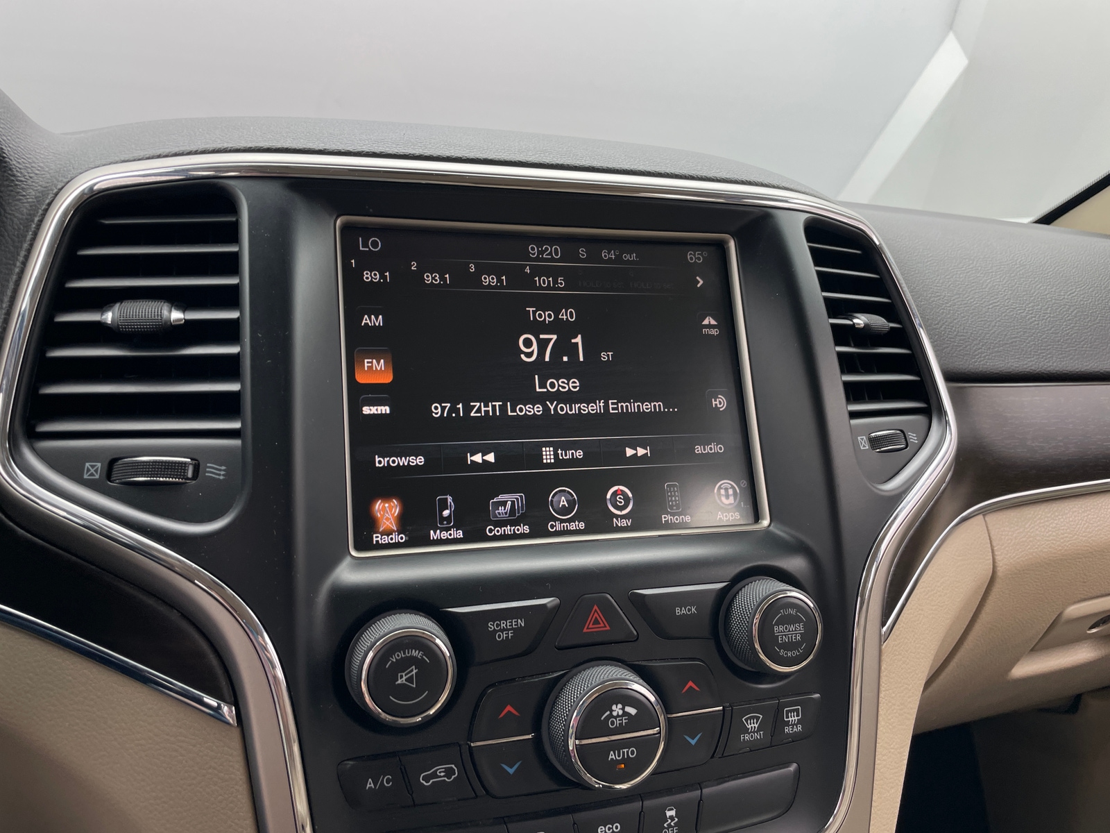 Thumbnail: 2014 Jeep Grand Cherokee - 3