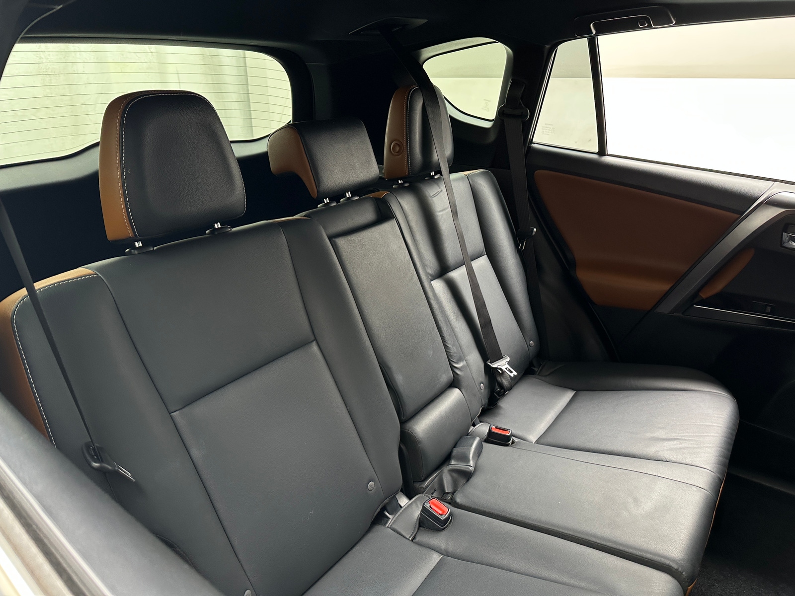 Thumbnail: 2017 Toyota RAV4 - 6