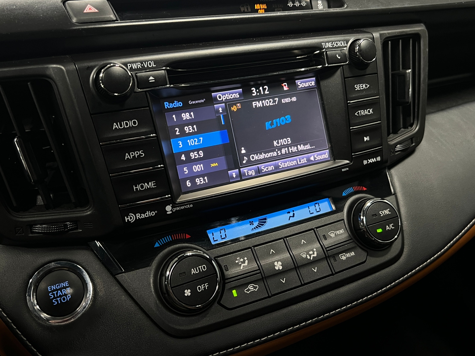 Thumbnail: 2017 Toyota RAV4 - 4