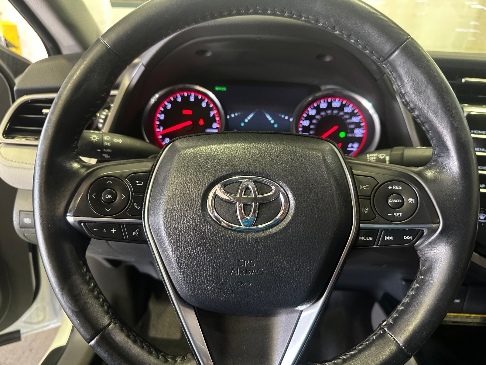 Thumbnail: 2019 Toyota Camry - 4