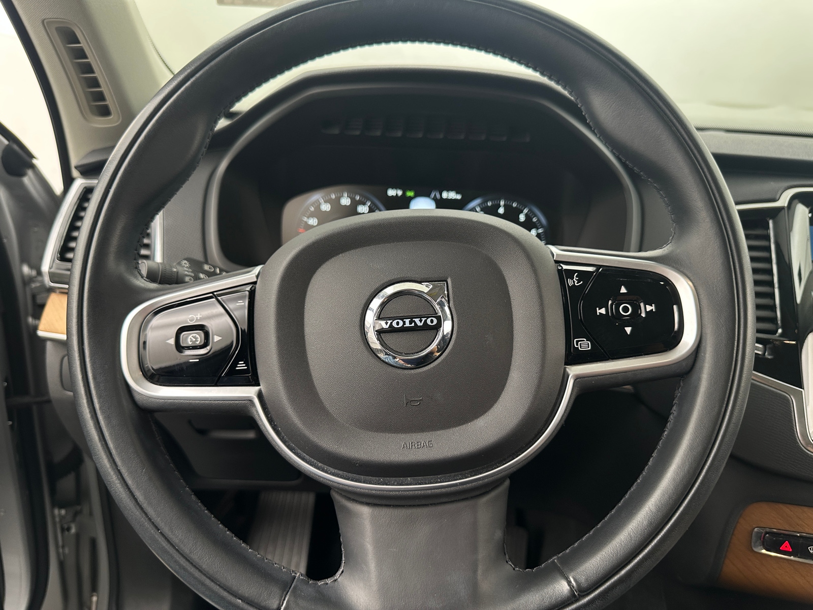 Thumbnail: 2021 Volvo XC90 - 4