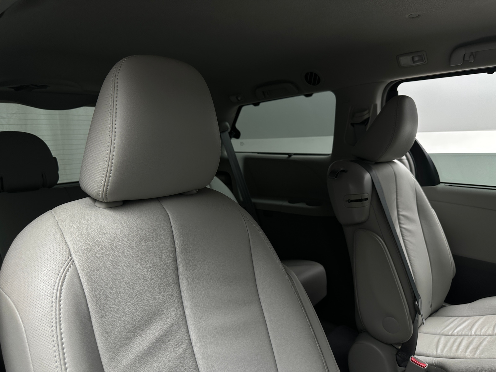 Thumbnail: 2014 Toyota Sienna - 5
