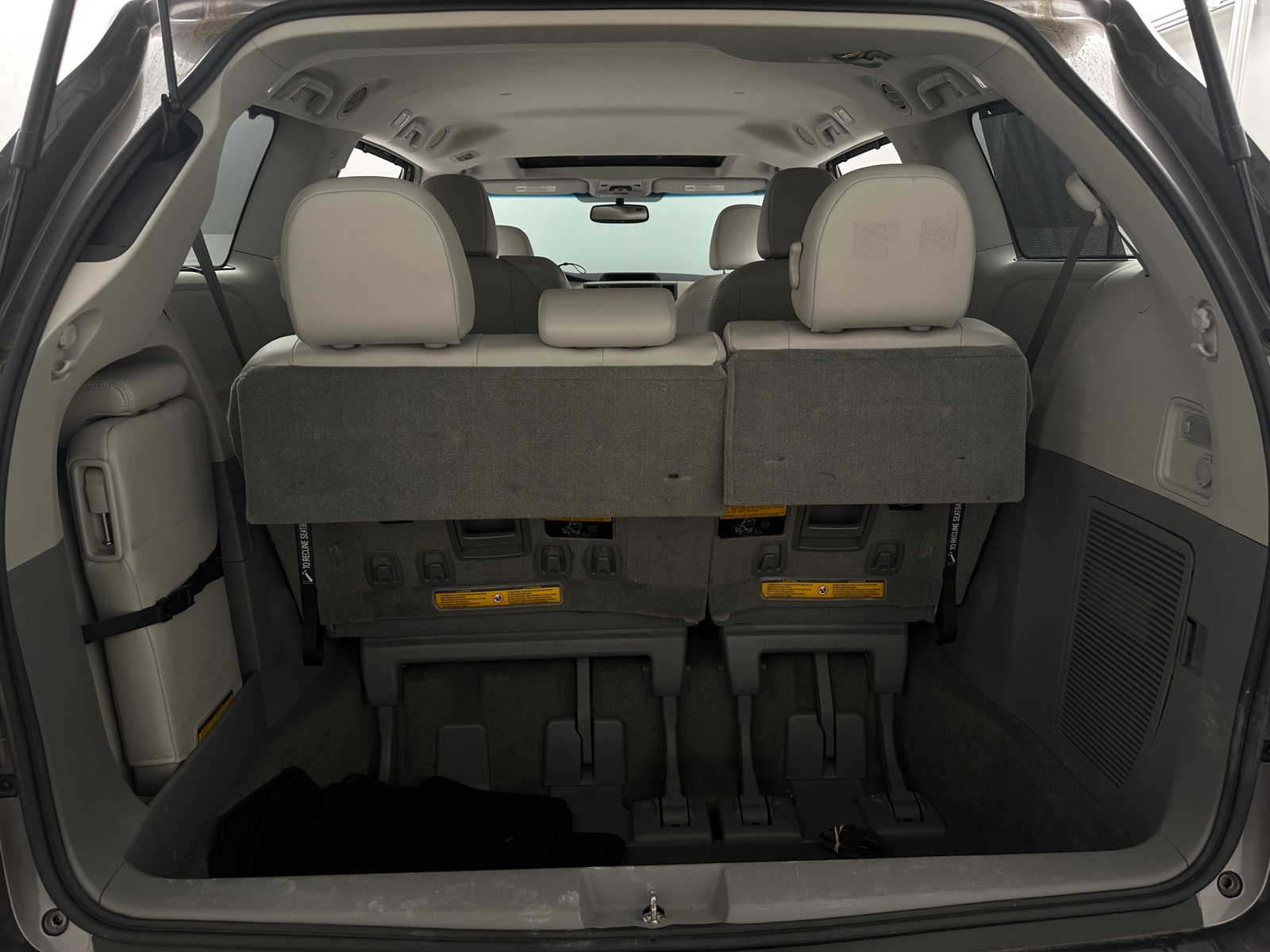 Thumbnail: 2014 Toyota Sienna - 6