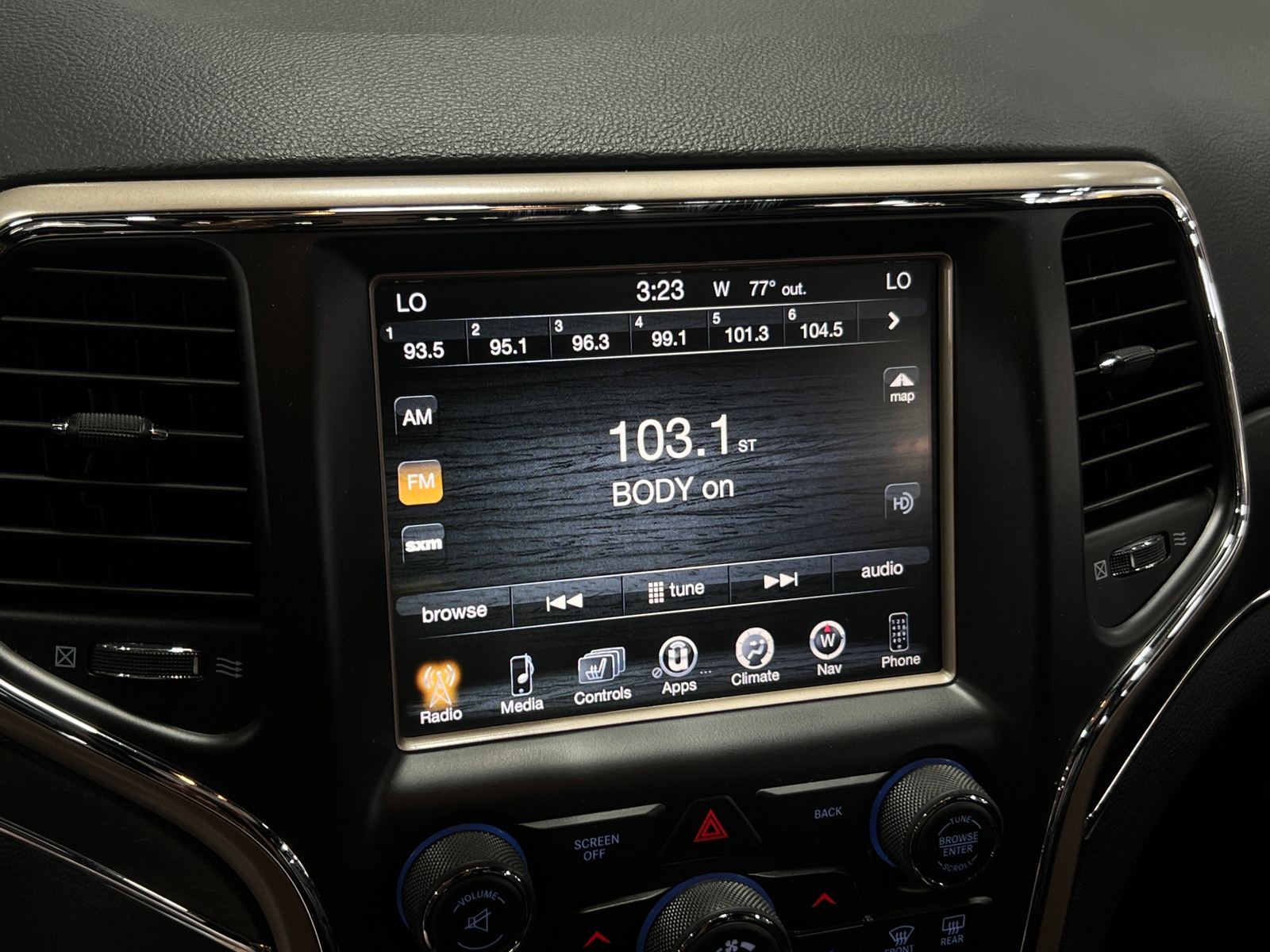Thumbnail: 2015 Jeep Grand Cherokee - 3