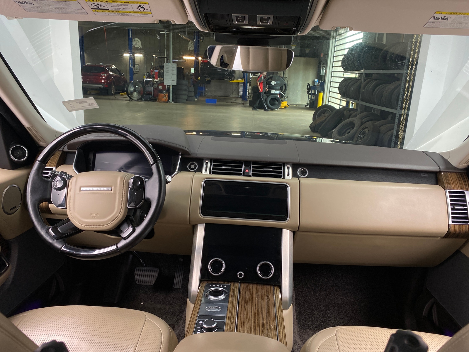 Thumbnail: 2018 Land Rover Range Rover - 2