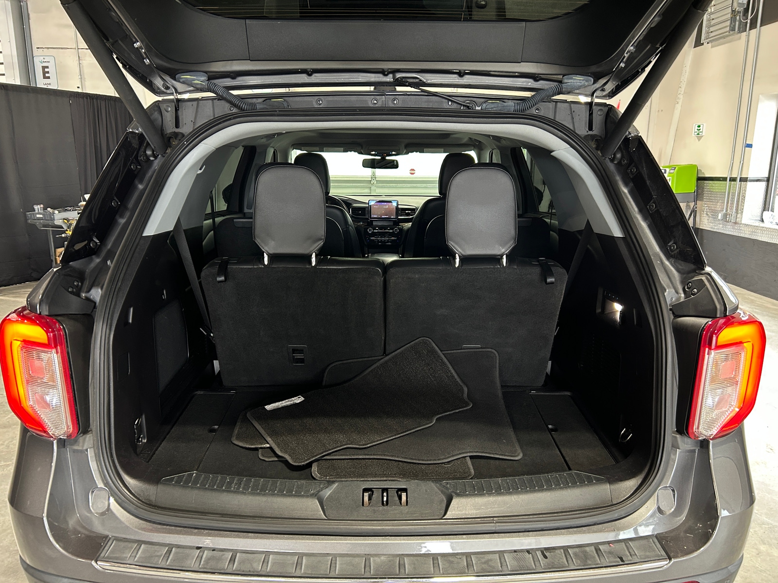 Thumbnail: 2021 Ford Explorer - 6