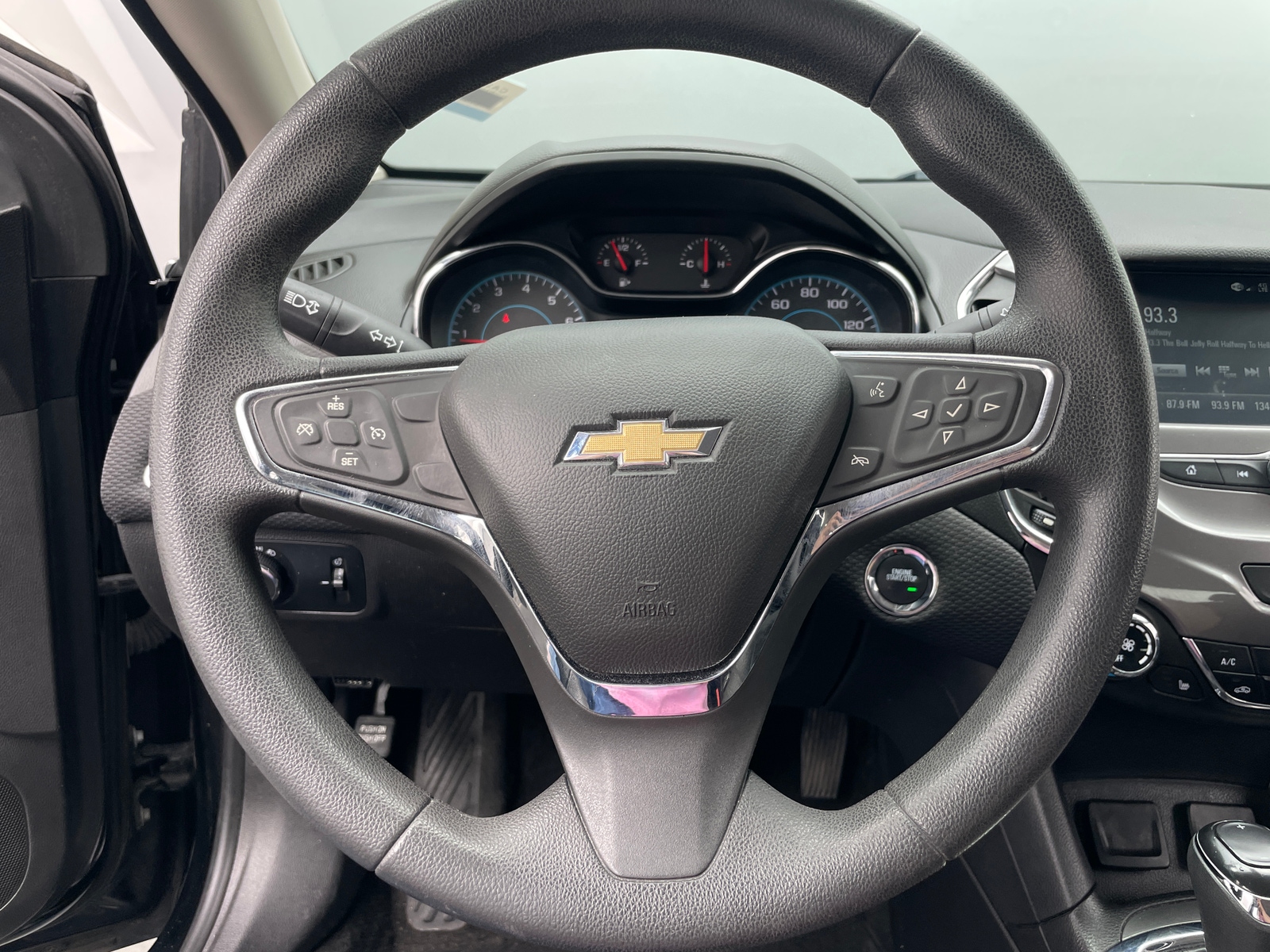 Thumbnail: 2017 Chevrolet Cruze - 5