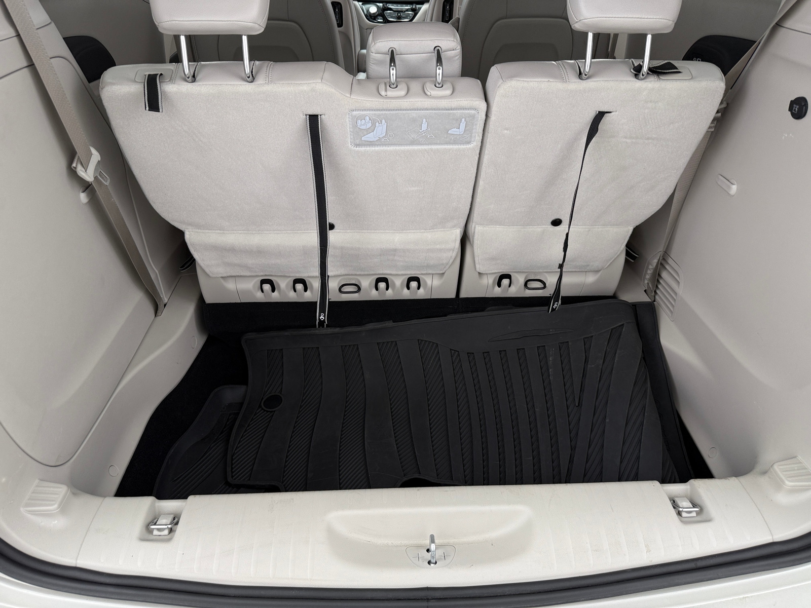 Thumbnail: 2021 Chrysler Pacifica - 6