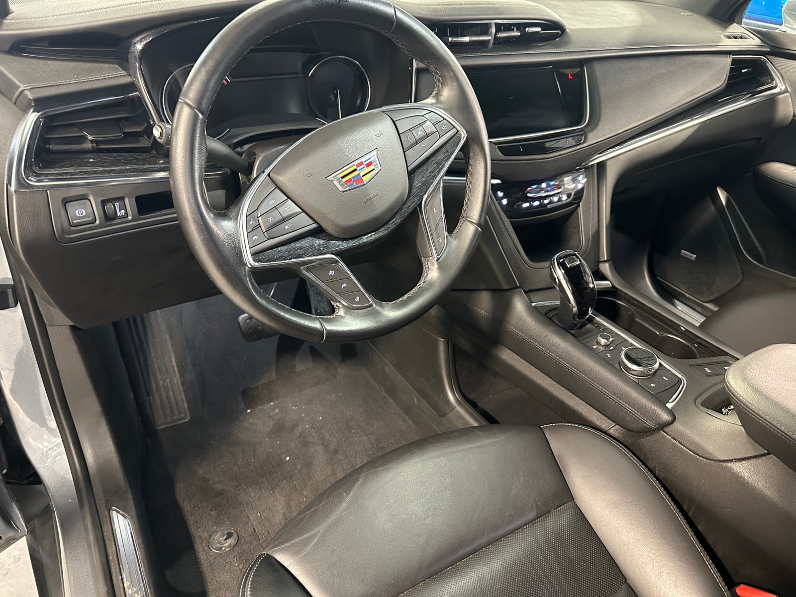 Thumbnail: 2022 Cadillac XT5 - 2