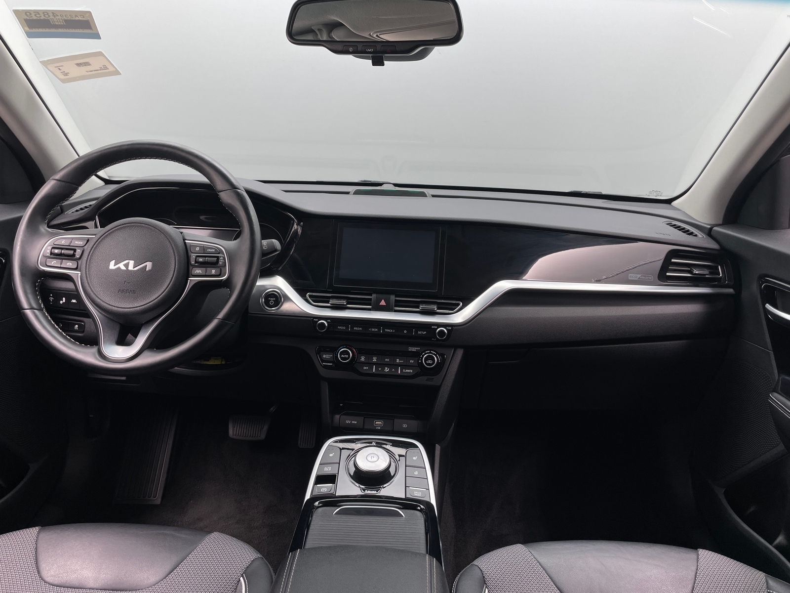 Thumbnail: 2022 Kia Niro - 3